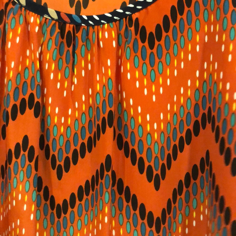 Cold shoulder pattern top - Picture 4 of 4